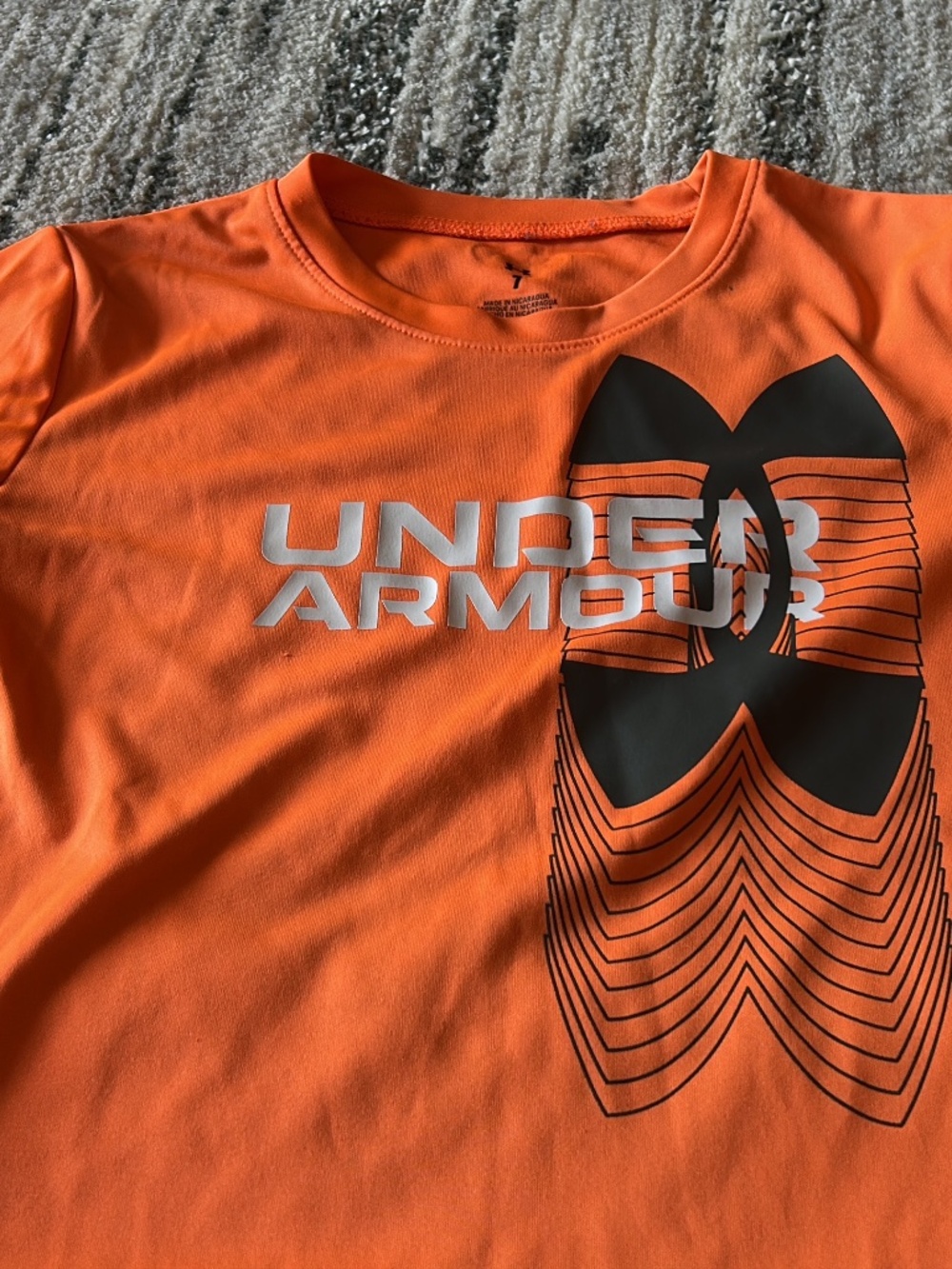 Kids Under Armour Tech T-Shirt - Size 6 Bright orange Under Armour athletic tee